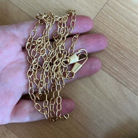 COPY - Bebe Sequenced Daisy Clutch - Picture 6 of 17